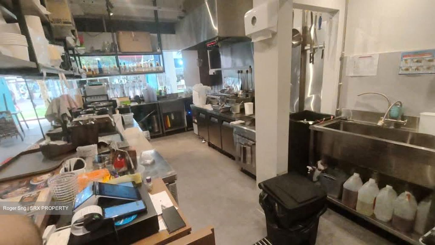 Changi Village (D17), Shop House #585394801
